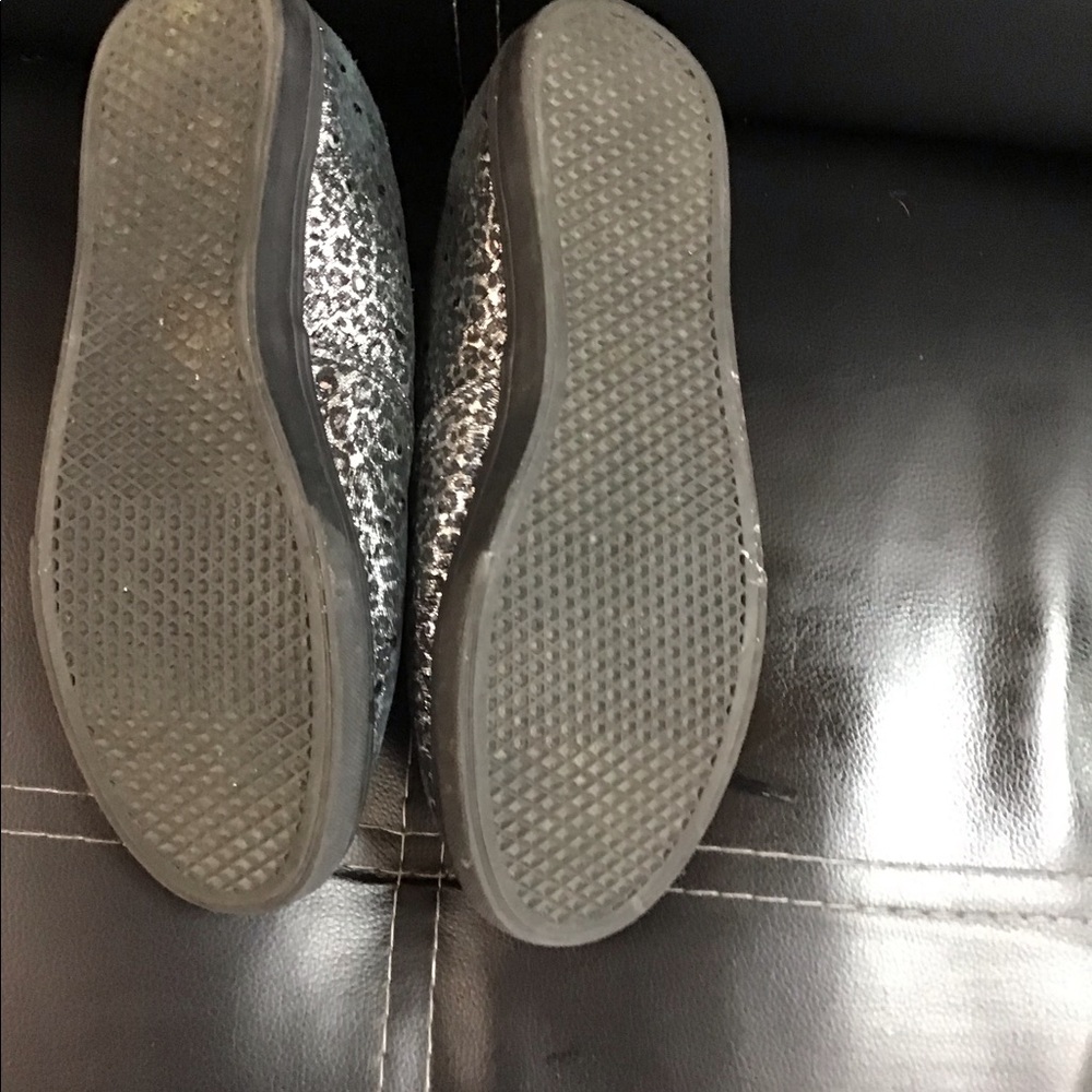 Vans - Picture 4 of 5